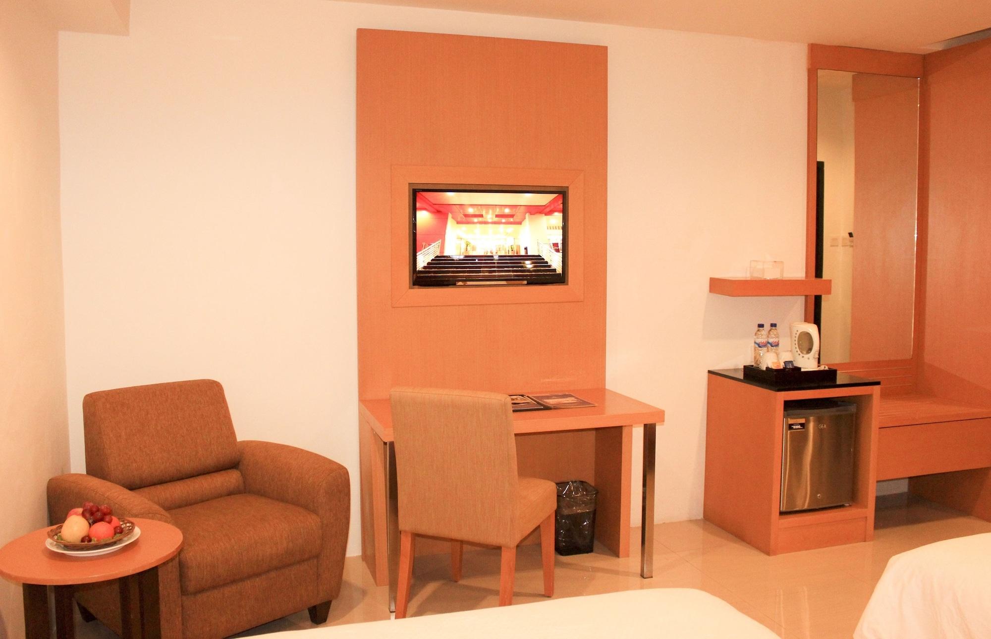 Grand Asia Hotel Makassar Exterior foto