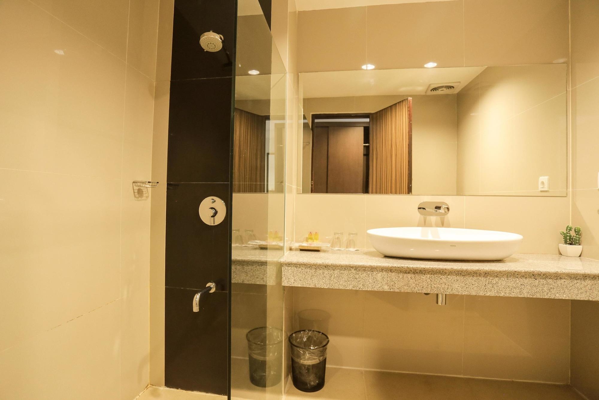 Grand Asia Hotel Makassar Exterior foto