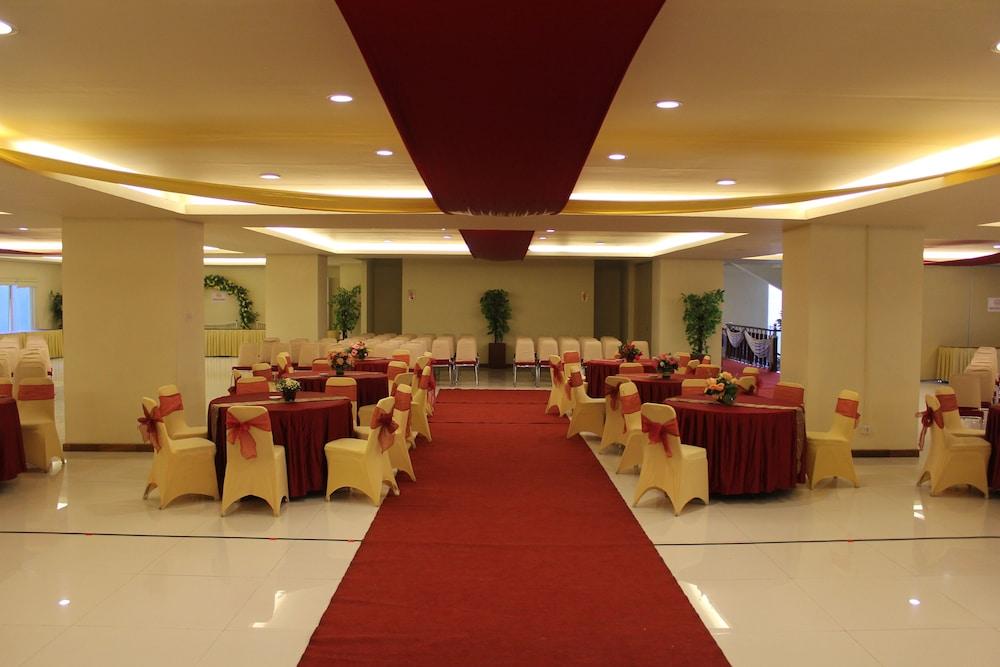 Grand Asia Hotel Makassar Exterior foto