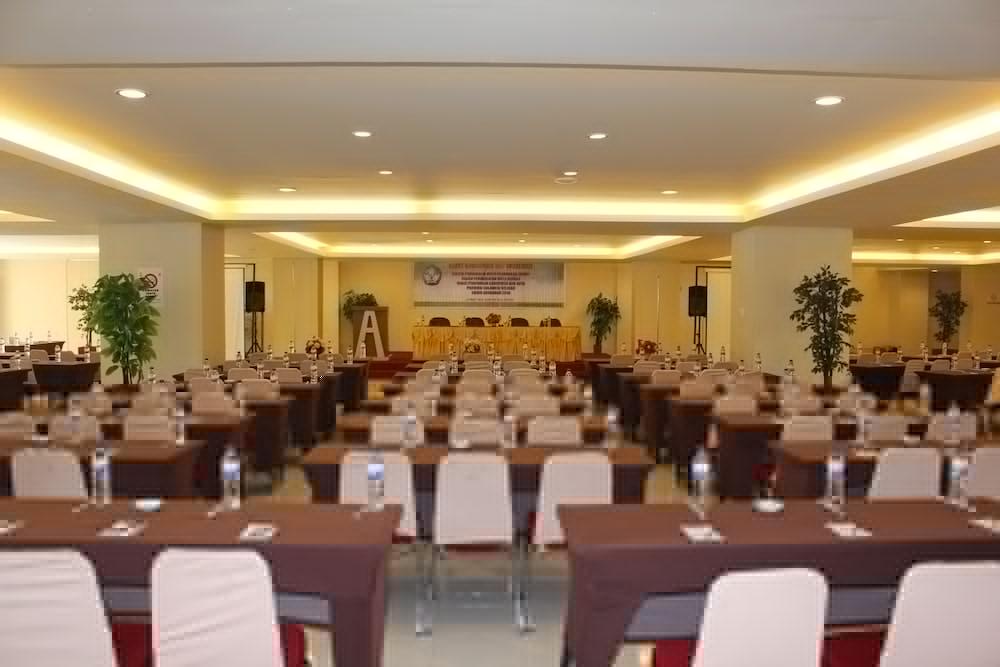 Grand Asia Hotel Makassar Exterior foto