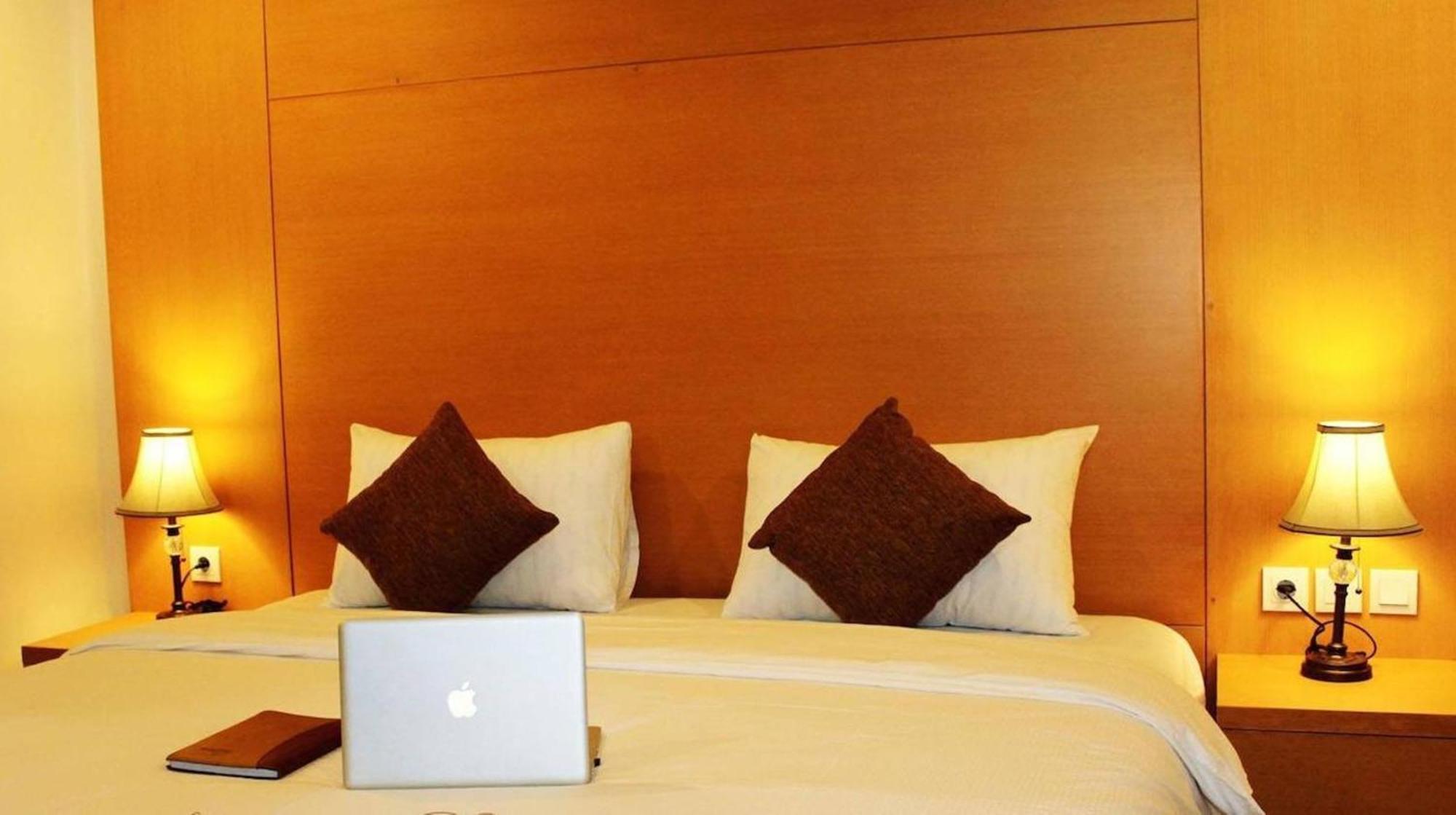 Grand Asia Hotel Makassar Zimmer foto