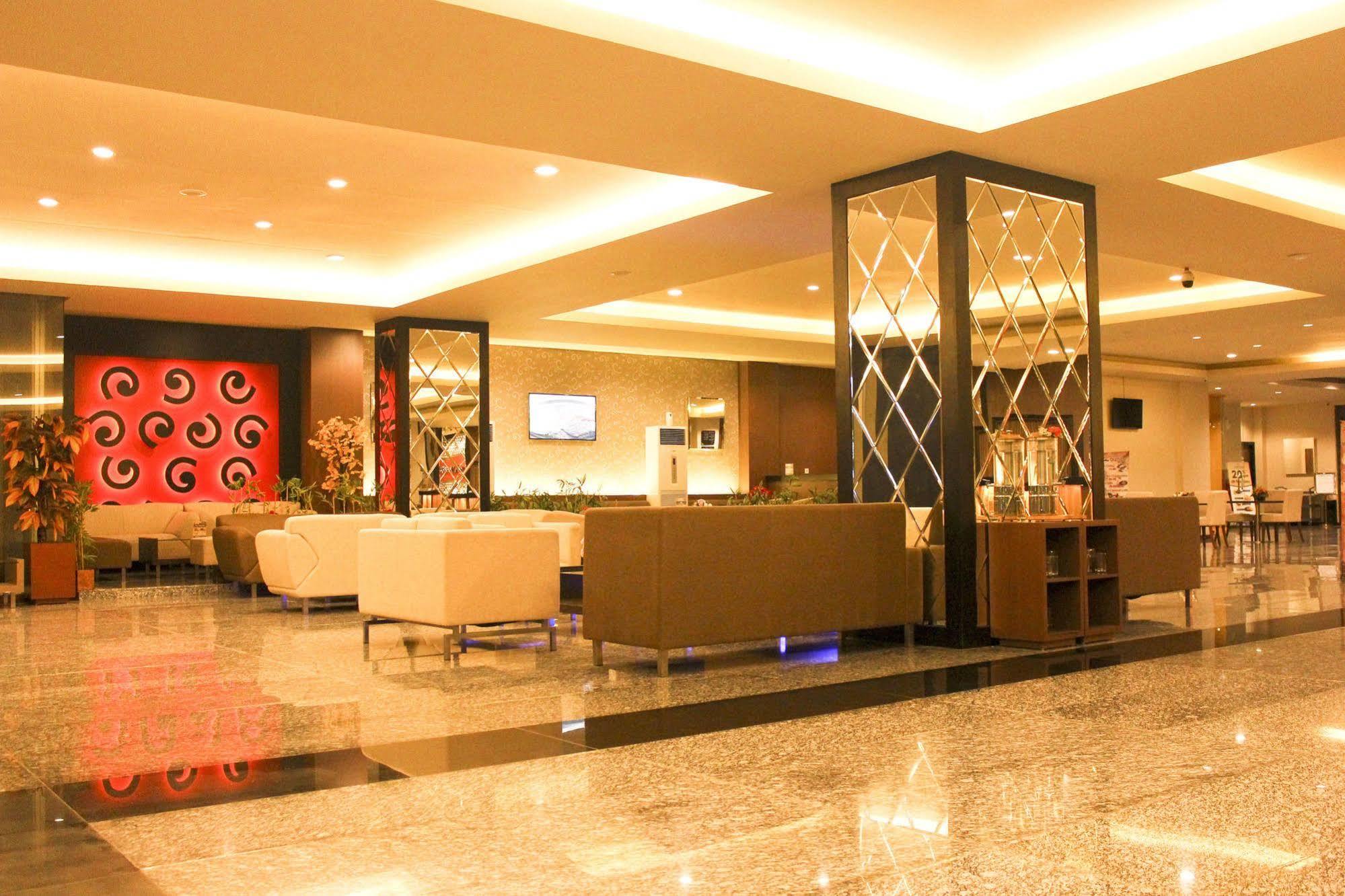 Grand Asia Hotel Makassar Exterior foto